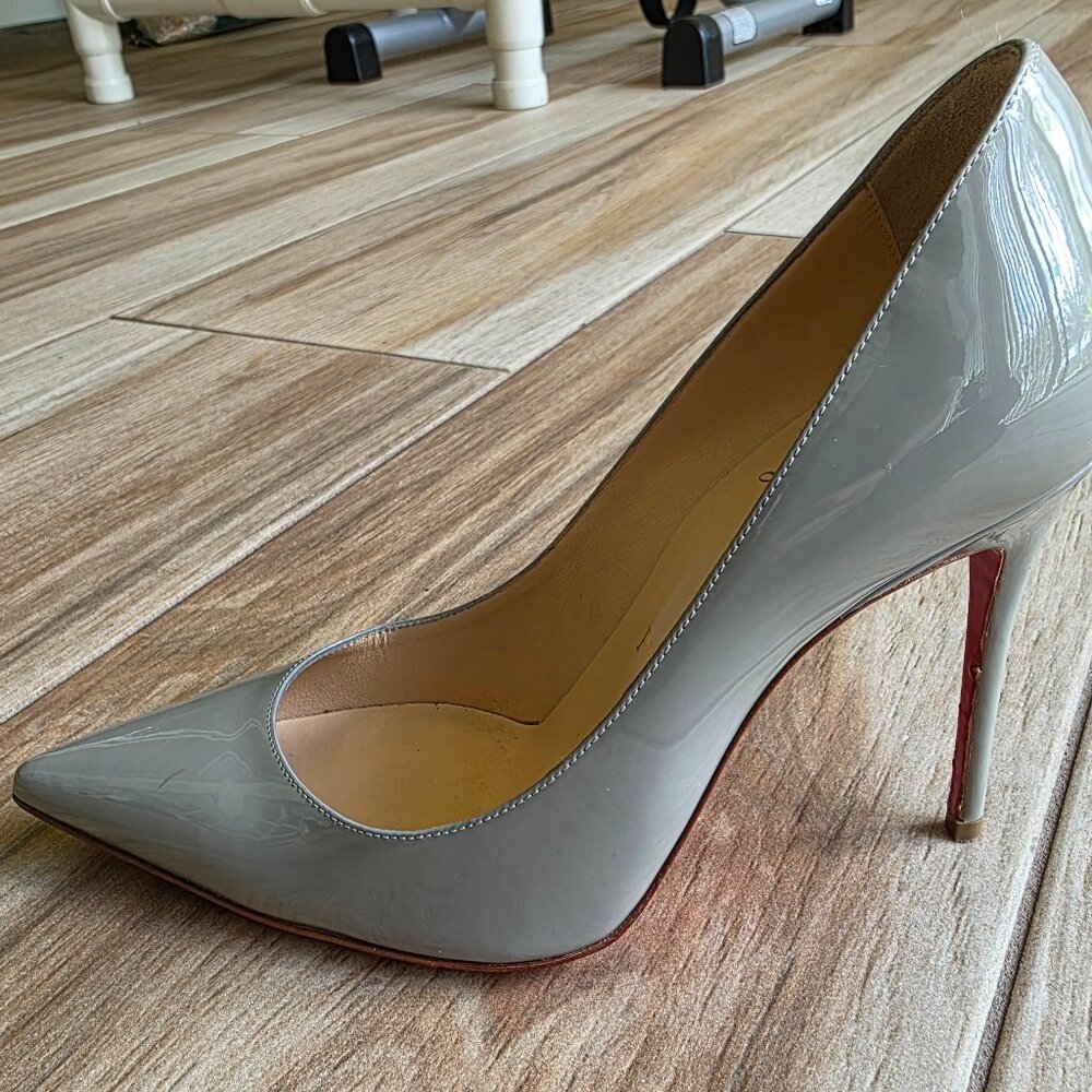 Christian Louboutin So-Kate Grey Patent Leather Pumps Eur. 35